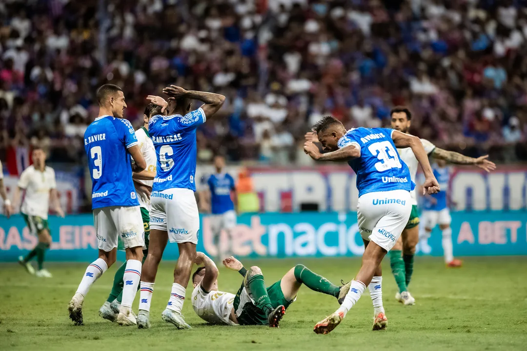 Bahia enfrenta Juventude com a dupla David Duarte e Gabriel Xavier como titulares na defesa, após oito meses sem atuarem juntos, em jogo válido pela Série A.