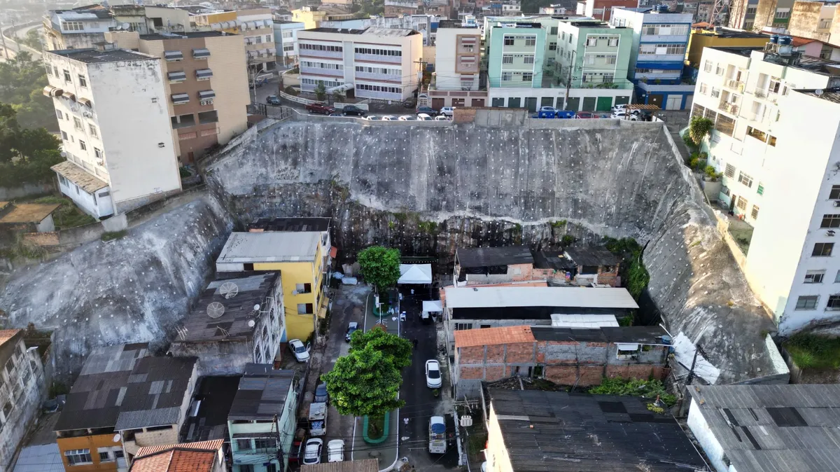 Obra de contenção de encosta realizada no Barbalho, Salvador
