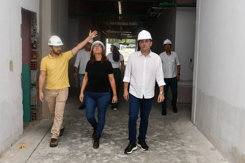 Prefeito do município, Gustavo Carmo, visitou canteiro de obras nesta quarta-feira, 27