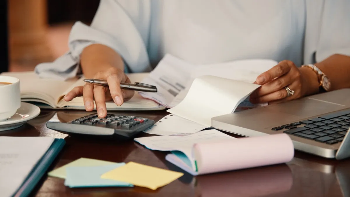 A Bahia tem quase 5 milhões de consumidores inadimplentes, o que significa 43,4% da população adulta