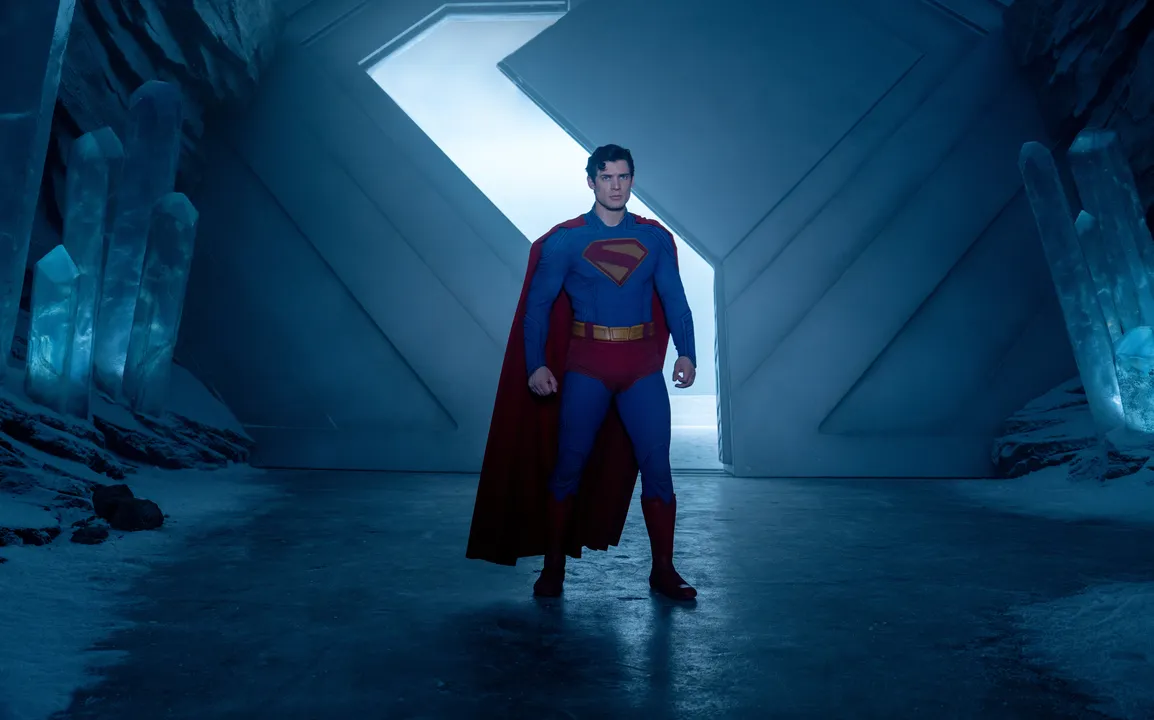 Novo Superman expõe falhas dos filmes anteriores e aponta rumo mais fiel aos quadrinhos