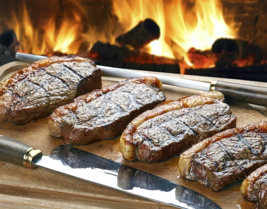 A picanha, como outras carnes vermelhas, oferece alguns benefícios nutricionais