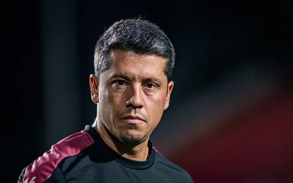 Thiago Carpini não é mais técnico do Vitória