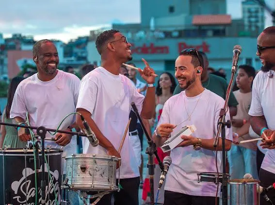 A Samba Pra God leva a palavra do senhor através do samba e do pagode