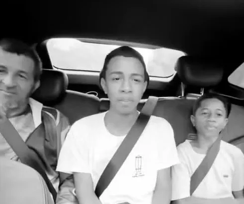 Samuel, de 17 anos, e Mateus, de 14, morreram no local