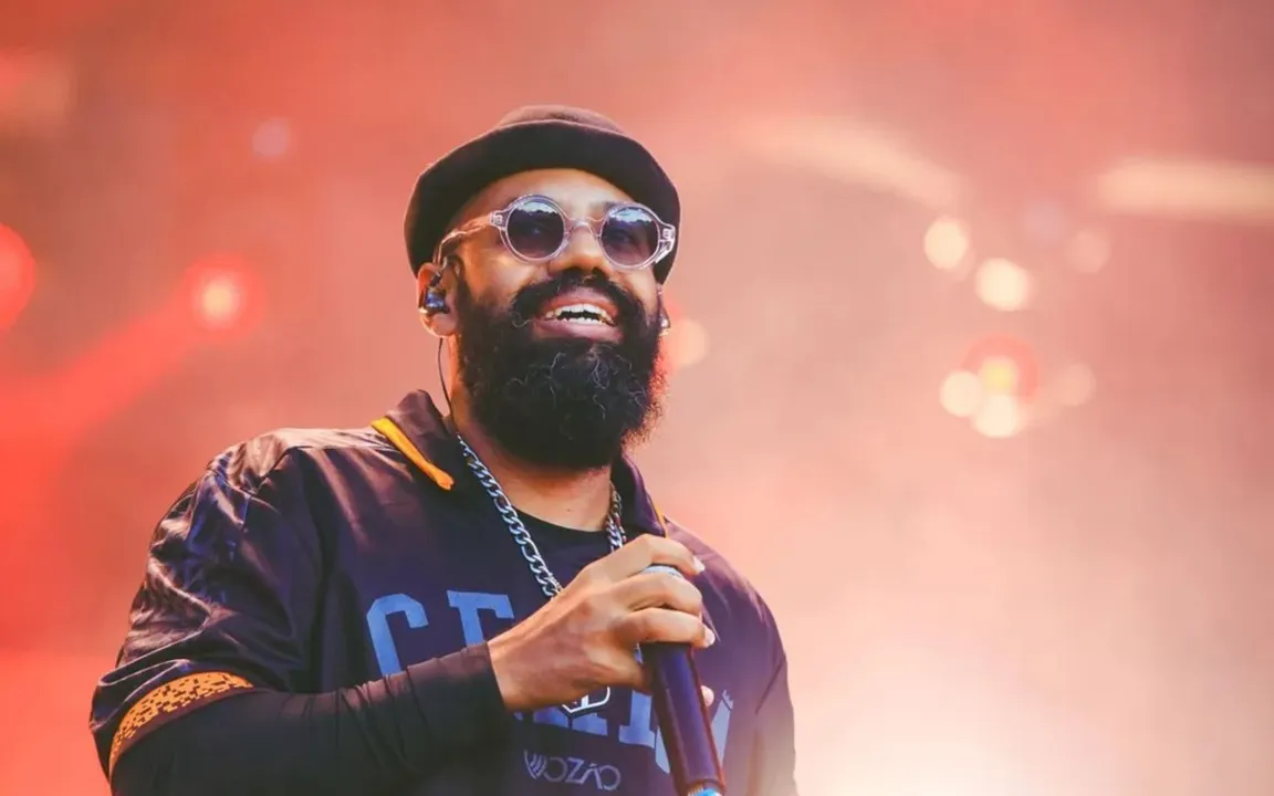 O cantor Russo Passapusso, vocalista da banda