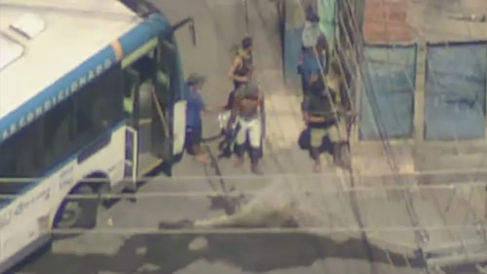 Seis criminosos mantinham um pastor e uma criança reféns