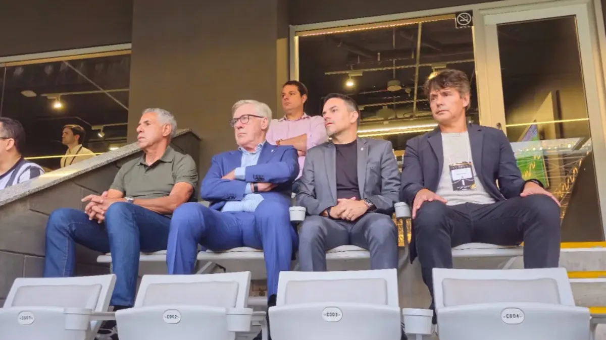 Ancelotti na Arena MRV