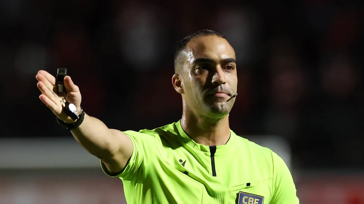 Davi Oliveira Lacerda, árbitro do jogo entre Vitória e Palmeiras
