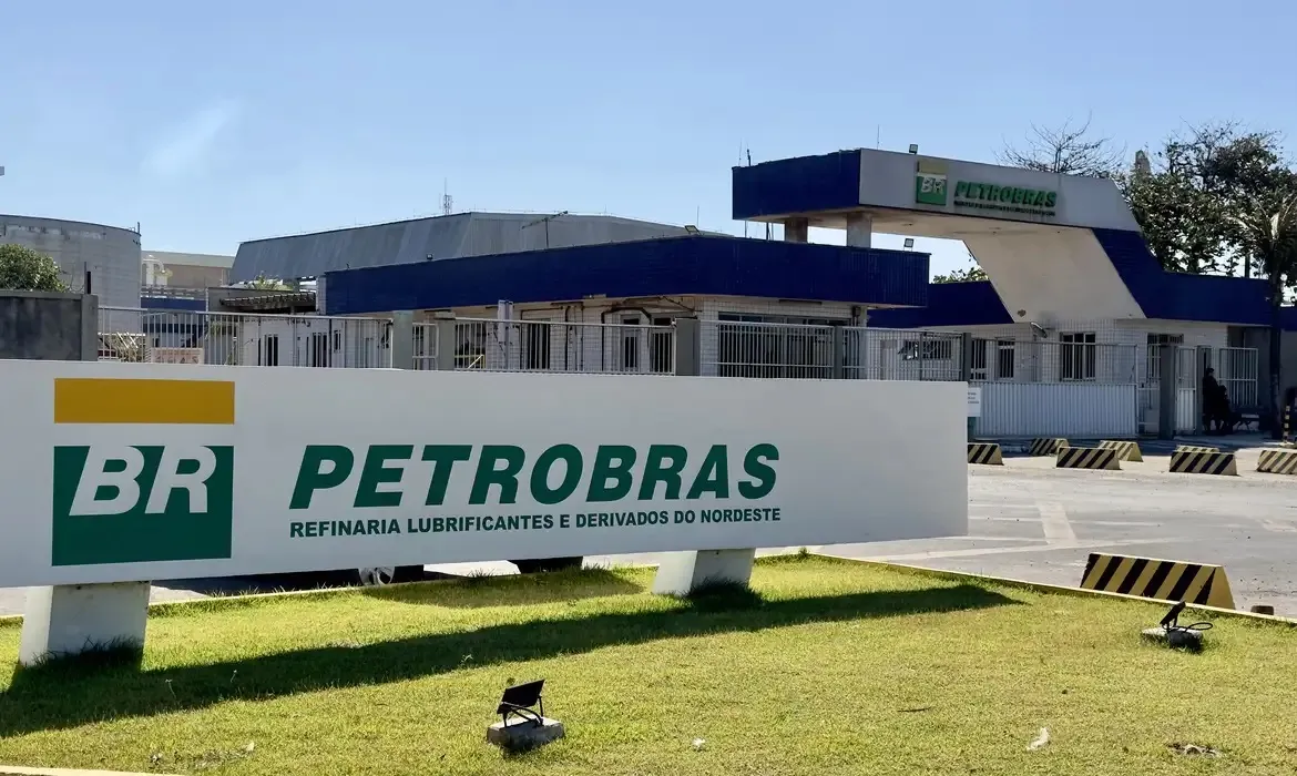 No segundo trimestre de 2025, a Petrobras totalizou R$ 66 bilhões em tributos pagos à União, estados e municípios
