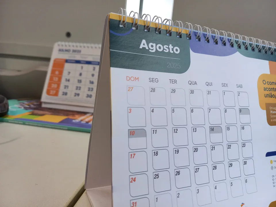 Calendário mostrando o mês de agosto de 2025
