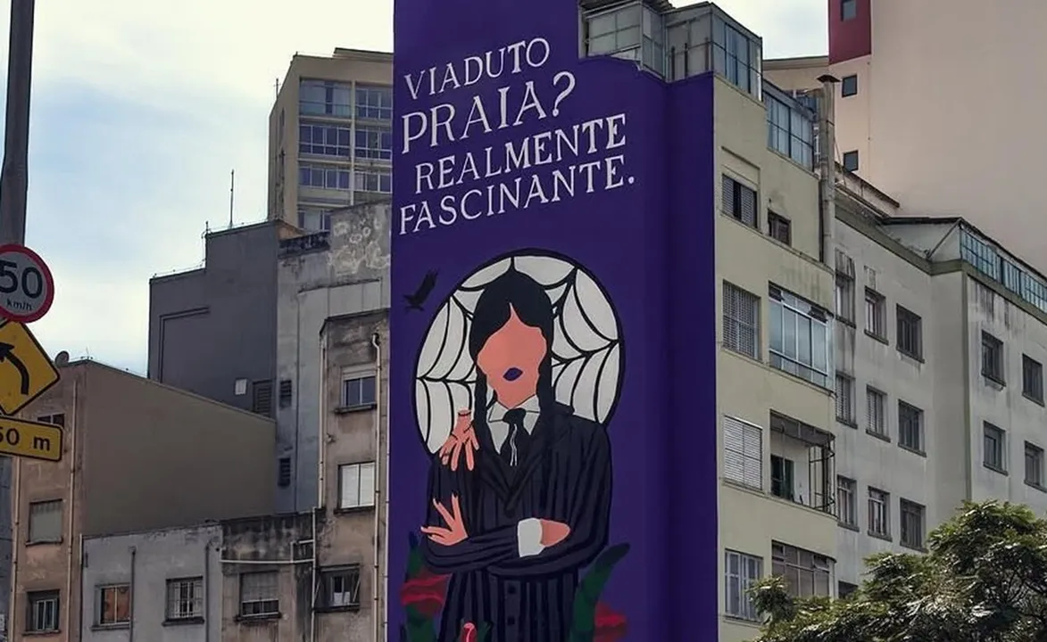 Mural da série ‘Wandinha’