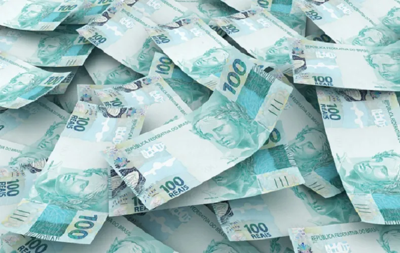 Remuneração oficial de Artur Gomes ultrapassava os R$ 60 mil em um único mês, antes dos descontos