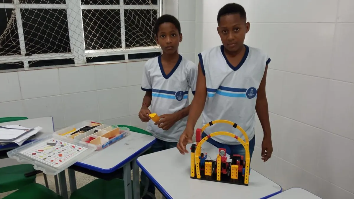 Estudantes da Escola Arlete Magalhães