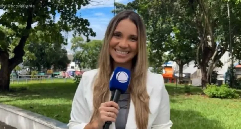 Jornalista Maryanne Barros entrou em trabalho de parto enquanto fazia uma entrada ao vivo