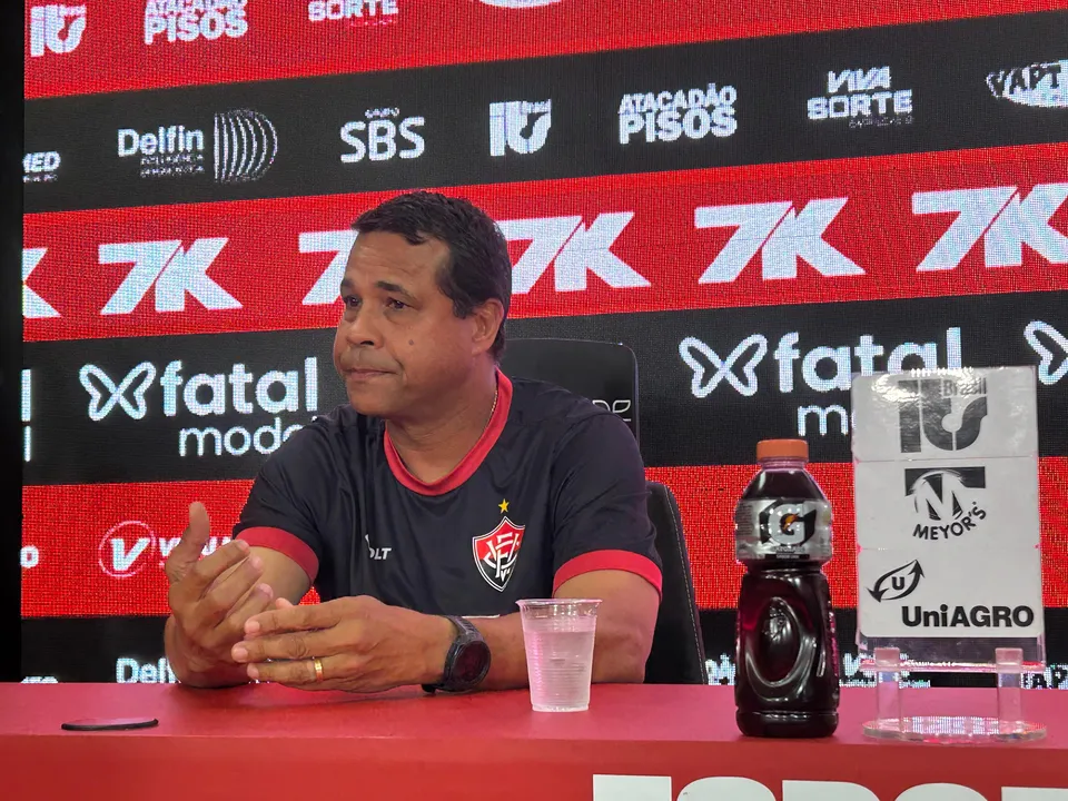 Rodrigo Chagas, técnico interino do Vitória