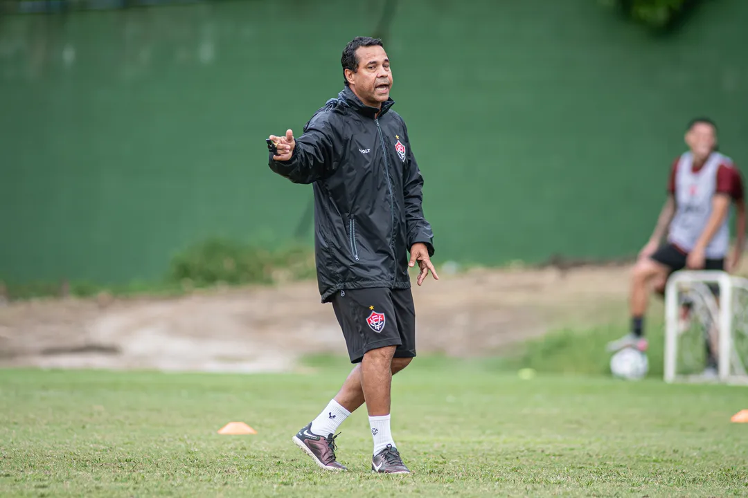 Rodrigo Chagas durante treino no CT Manoel Pontes Tanajura