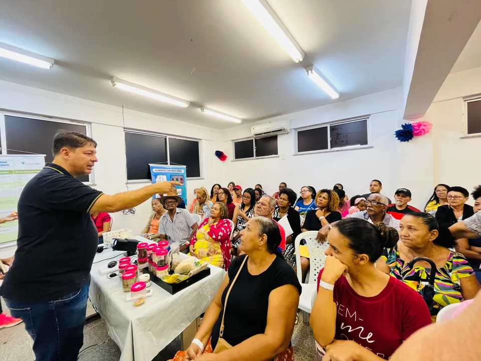 População teve acesso a exames e também palestras sobre saúde.