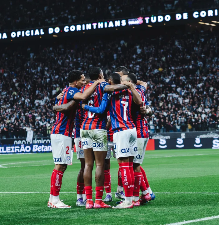 O Bahia enfrenta o Ceará na semifinal da Copa do Nordeste 2025 e pode faturar até R$ 2,2 milhões em premiações. Confira valores por fase do torneio.