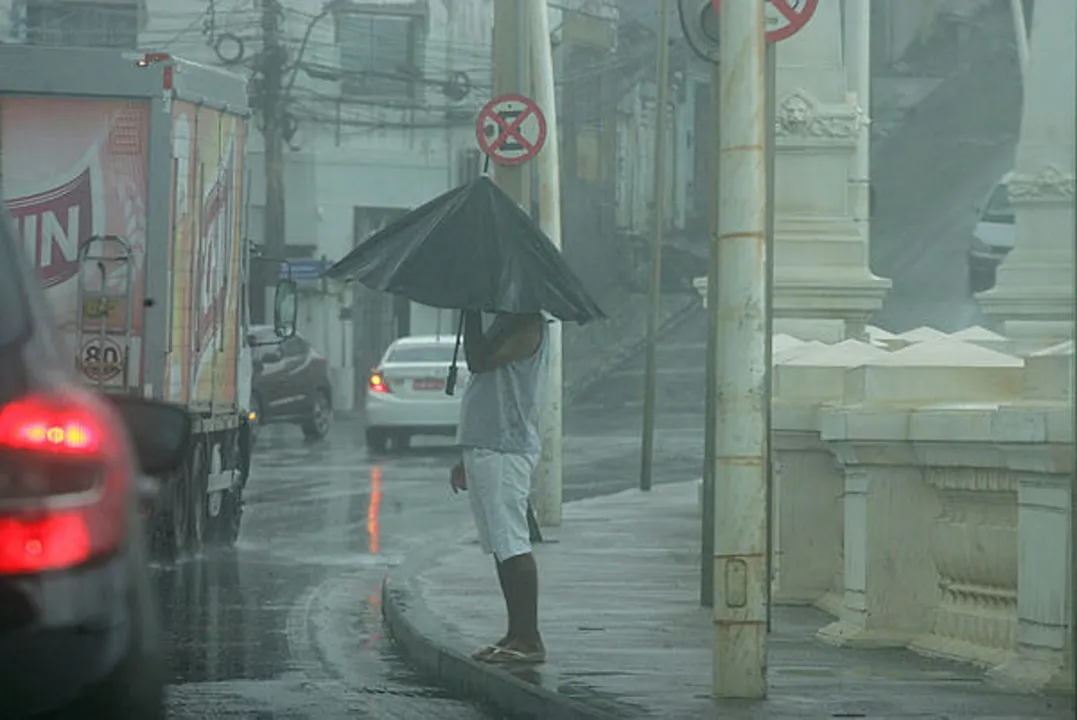 Tempo instável e chuvoso é predominante no inverno soteropolitano