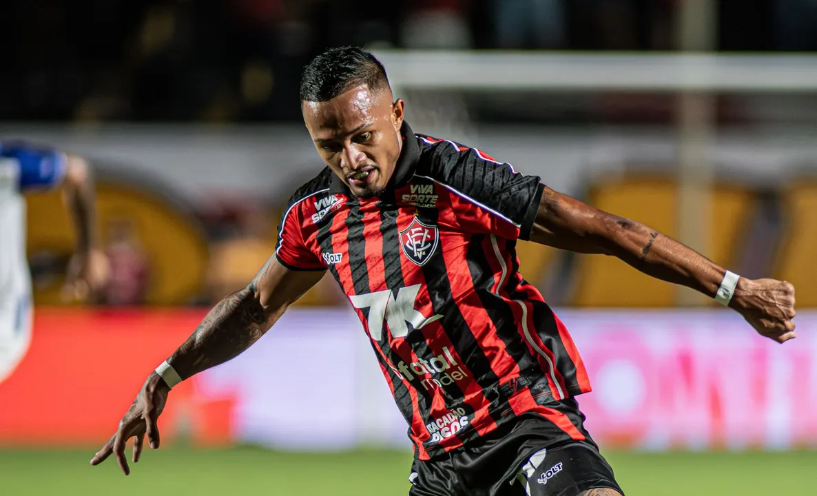 Leo Pereira, atacante do Vitória
