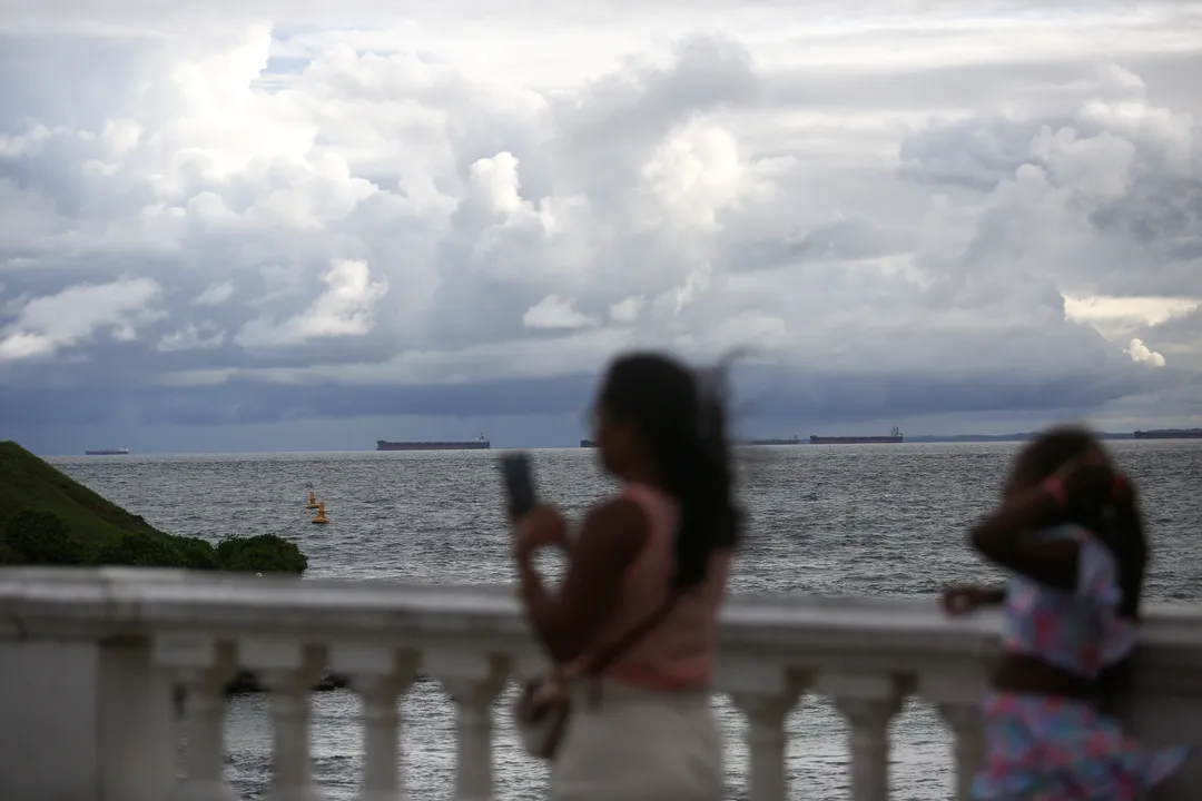 Transporte de umidade do oceano deve favorecer a formação de nuvens