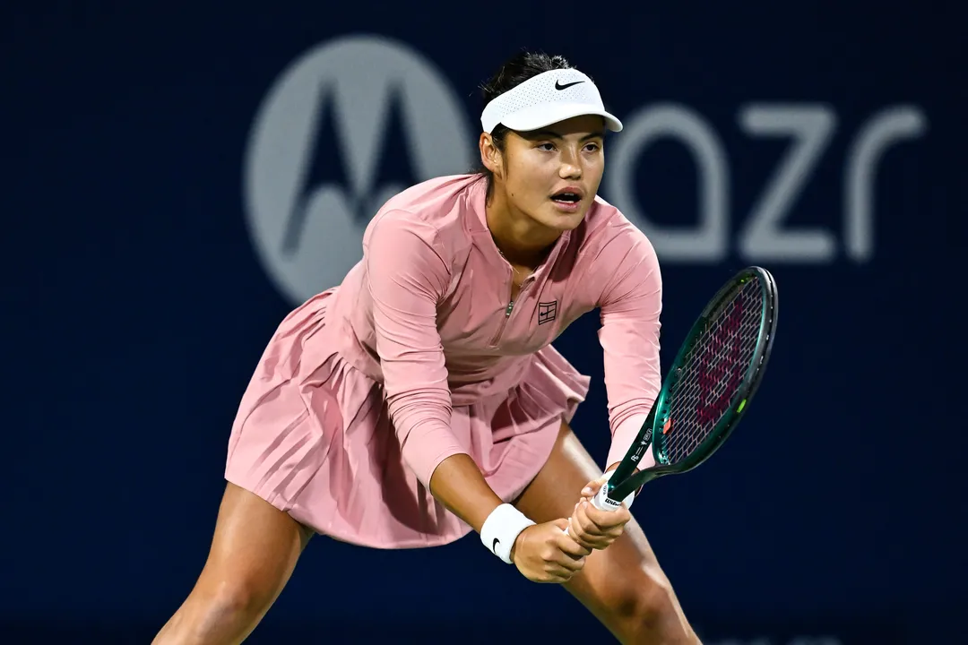 Tenista britânica Emma Raducanu reclamou do choro de uma criança em partida pelo WTA 1000 de Cincinnati