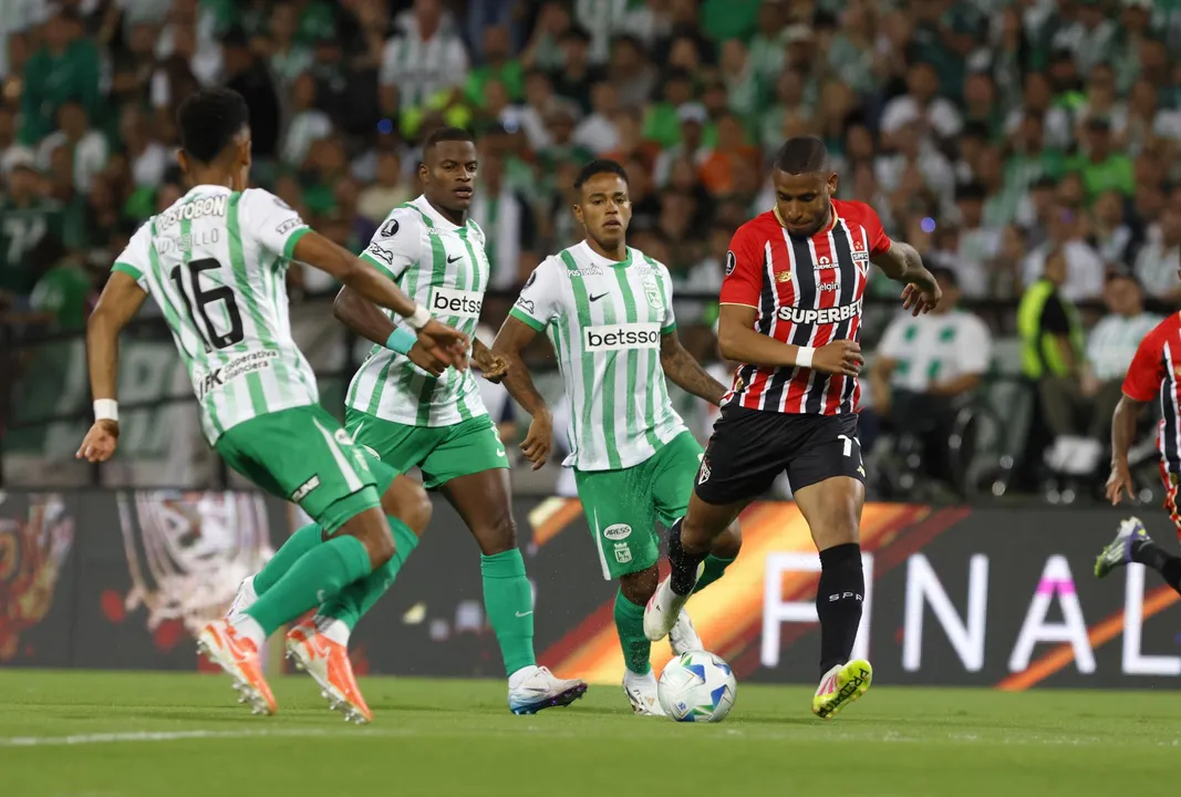 São Paulo segura o Atlético Nacional em Medellín