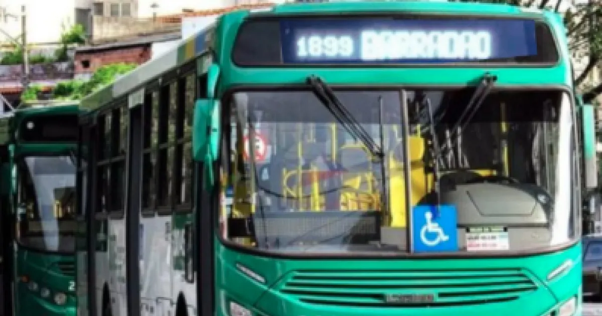 Torcida do Vitória terá transporte especial para o jogo contra o Sport no Barradão