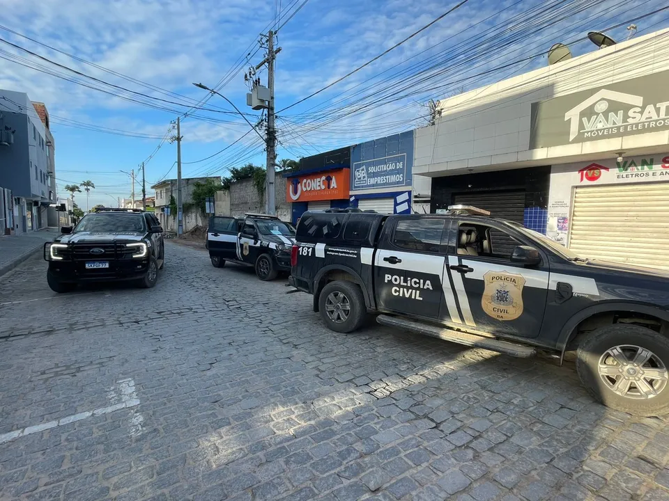 O trio possuía mais de 200 contas bancárias registradas em seus CPFs