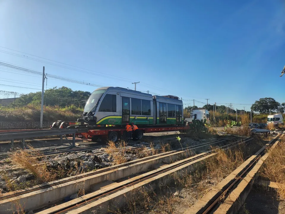 Últimos trens do VLT saindo do Mato Grosso