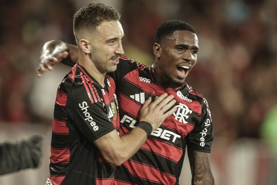Flamengo venceu o Atlético-Mg e voltou ao topo do Brasileirão