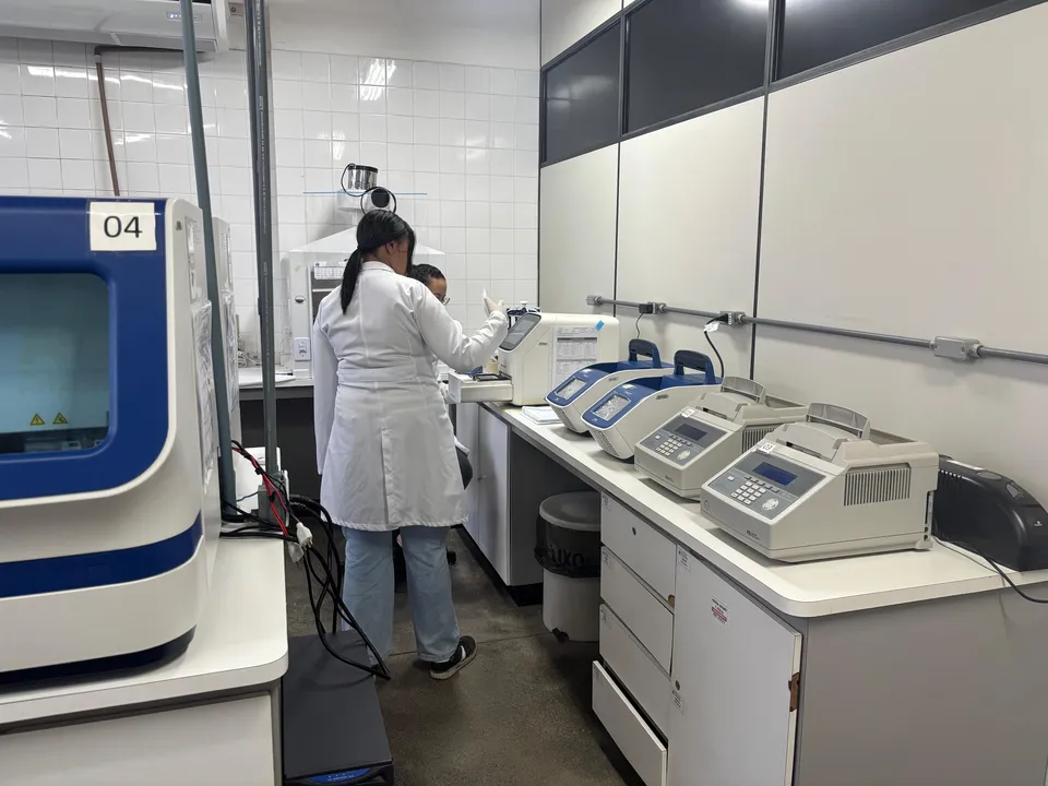 Laboratório de genética forense do Departamento de Polícia Técnica em Salvador