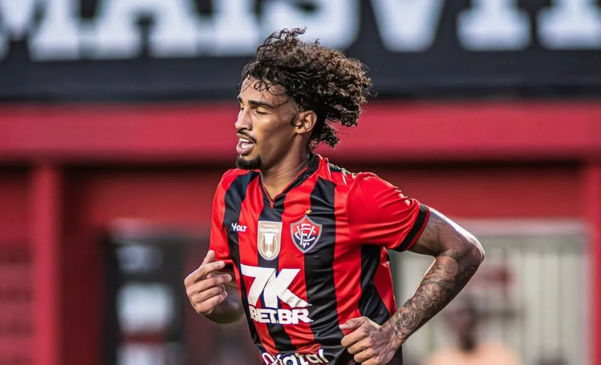 Fabri, atacante do Vitória