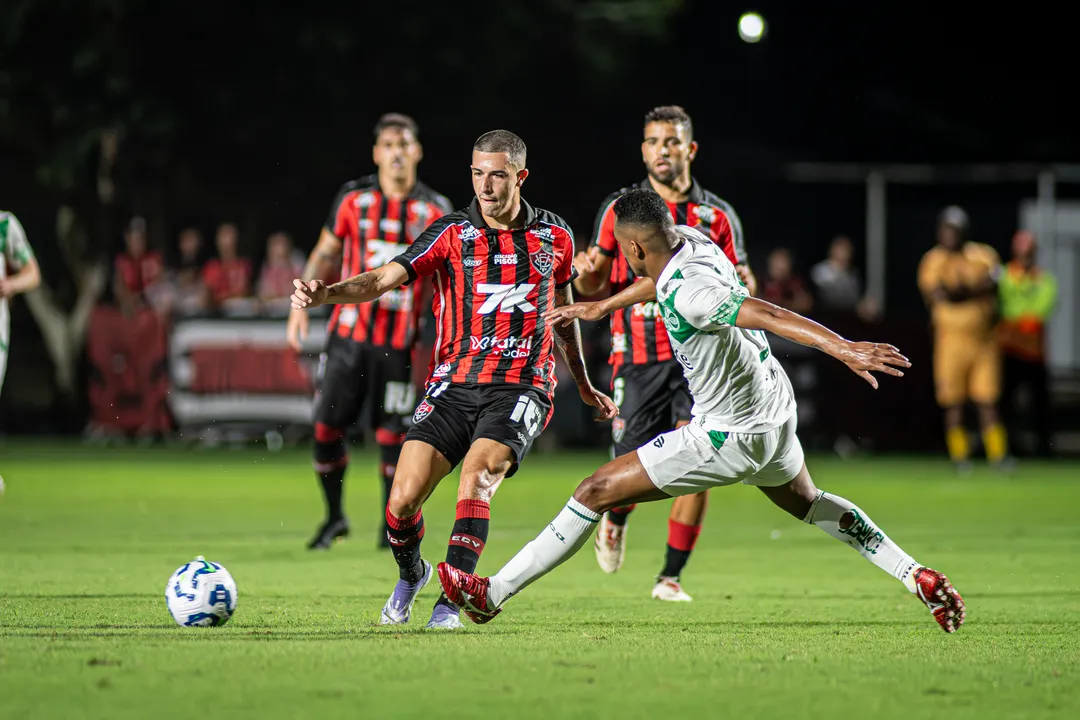 Imagem ilustrativa da imagem Vitória sofre gol nos acréscimos e fica no empate contra o Juventude