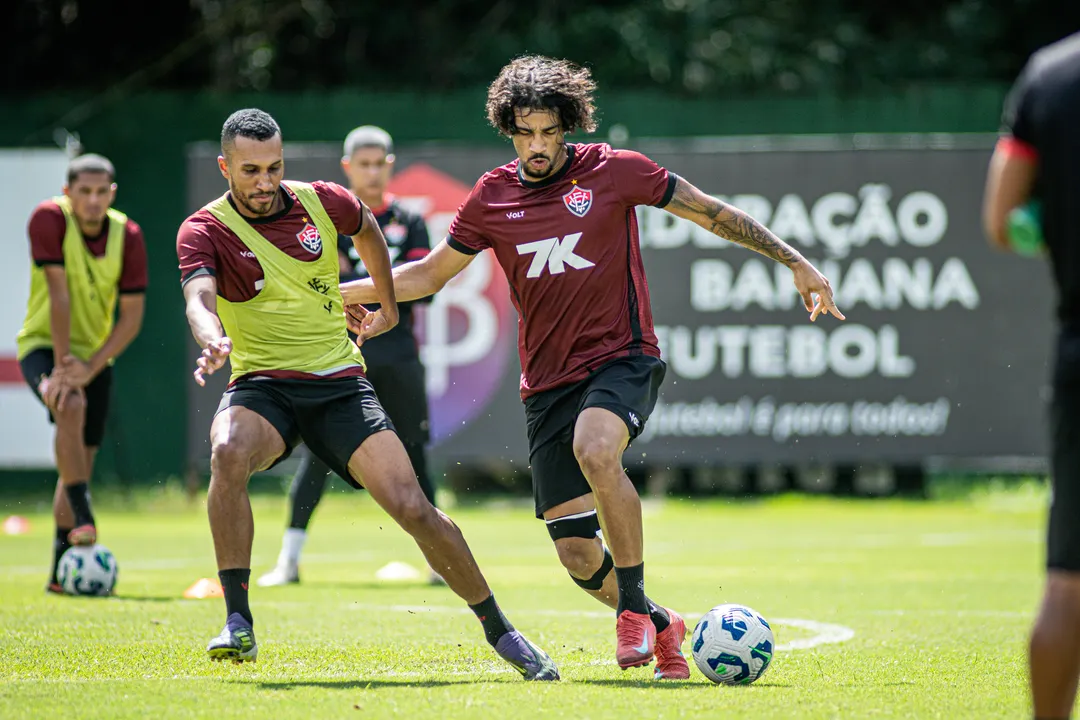 Elenco rubro-negro durante atividade na Toca do Leão