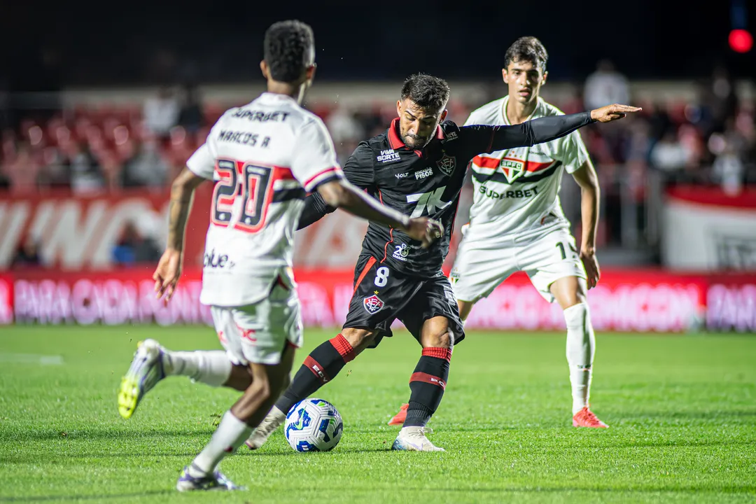 Vitória e São Paulo se enfrentaram pela 19ª rodada do Brasileirão