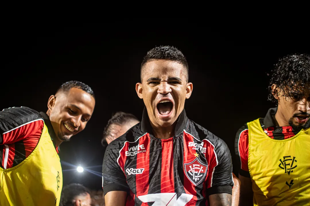 Erick tem sido peça importante do Vitória no time montado pelo técnico Fábio Carille