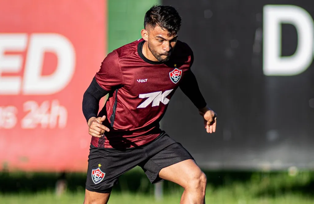 Ronald durante treino do Vitória