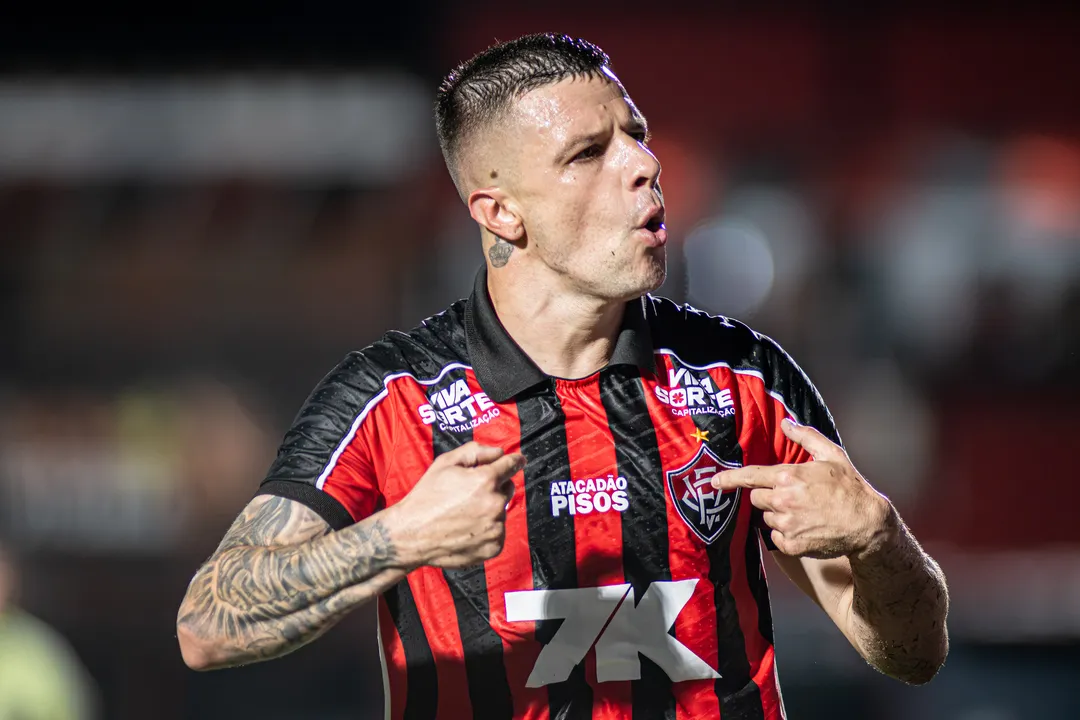 Renato Kayzer, atacante do Vitória