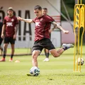 Com foco no sistema defesivo, Vitória treina focado no Palmeiras imagem