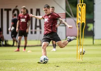 Com foco no sistema defesivo, Vitória treina focado no Palmeiras