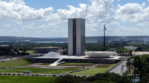 Congresso deve debater cassação de parlamentares