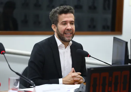 José Ronaldo durante sabatina na eleição