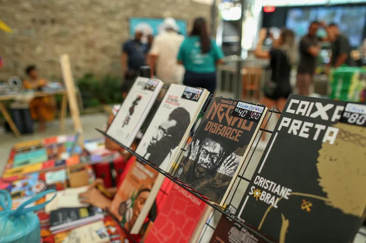 Festa Literária Arte e Identidade