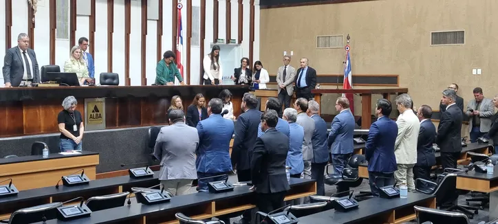 Deputados em sessão ordinária da Alba