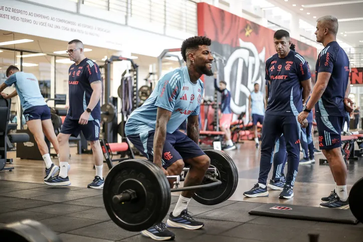 Novo reforço, Emerson Royal já treina com elendo do Flamengo