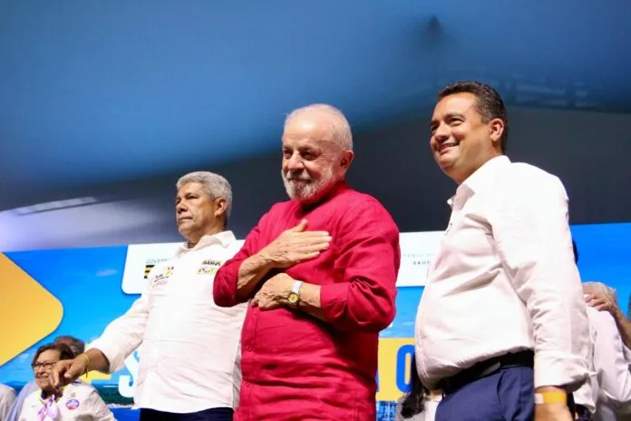 Imagem ilustrativa da imagem Lula faz afago em Juazeiro e depois dá um chega em Trump