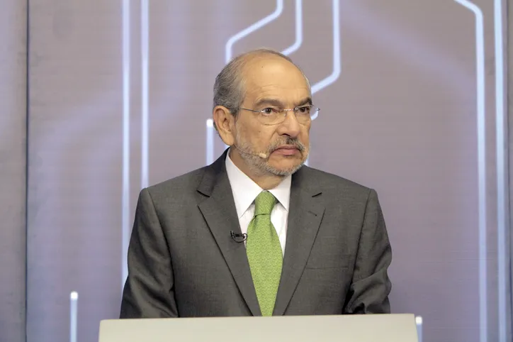 Livro de Mário Kertész revela memórias e bastidores