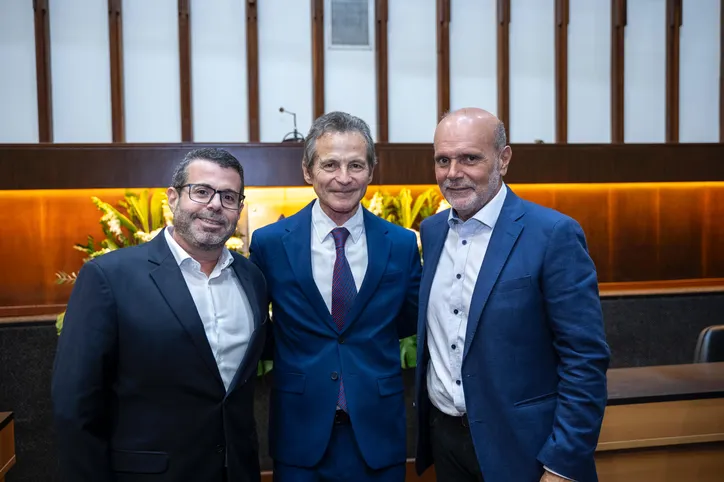 Empresário Renato Feitosa Rique é homenageado pela ALBA